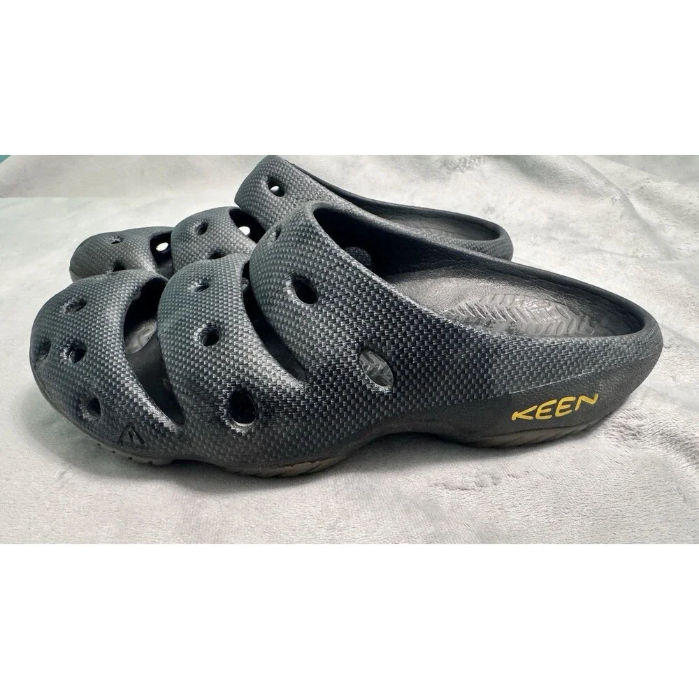 KEEN Yogui Arts Men’s Size 8 Slip On Clog Sandals Water Shoes Slippers